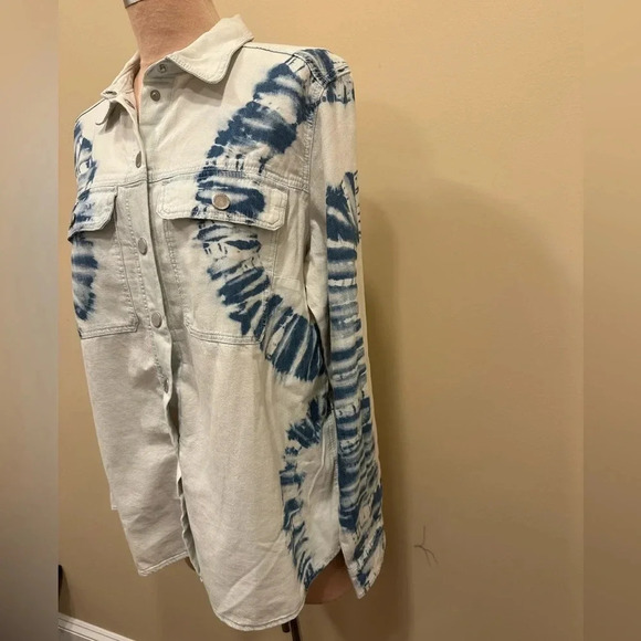 H&M Divided Women’s Blue Tie Dye Denim Shacket Button Jean Jacket Size Medium - Picture 4 of 7